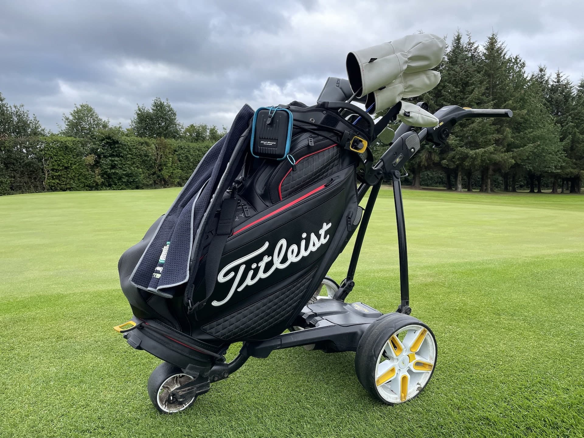 PowaKaddy FW5i trolley 3