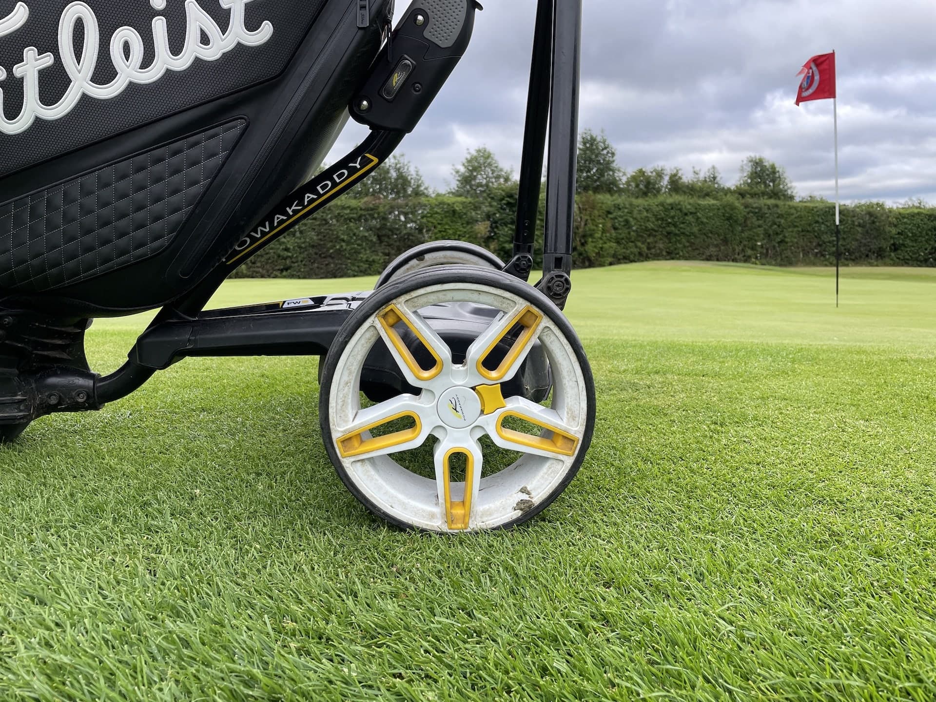 PowaKaddy FW5i trolley 4